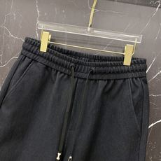 | MONCLER 蒙口 盟可睐 2026春夏新款 品牌刺绣休闲短裤自带高奢松弛感的春夏刚需单品,盟可睐 | MONCLER 蒙口 盟可睐 2026春夏新款 品牌刺绣休闲短裤自带高奢松弛感的春夏刚需单品,盟可睐