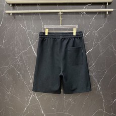| MONCLER 蒙口 盟可睐 2026春夏新款 品牌刺绣休闲短裤自带高奢松弛感的春夏刚需单品,盟可睐 | MONCLER 蒙口 盟可睐 2026春夏新款 品牌刺绣休闲短裤自带高奢松弛感的春夏刚需单品,盟可睐