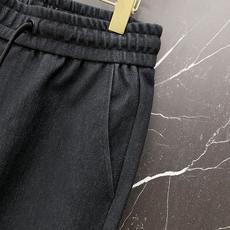| MONCLER 蒙口 盟可睐 2026春夏新款 品牌刺绣休闲短裤自带高奢松弛感的春夏刚需单品,盟可睐 | MONCLER 蒙口 盟可睐 2026春夏新款 品牌刺绣休闲短裤自带高奢松弛感的春夏刚需单品,盟可睐