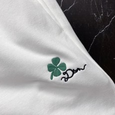 | DIOR 迪奥 2026春夏新款 三叶草刺绣休闲卫裤自带法式松弛感的春夏刚需单品,经典三叶草刺绣搭配 | DIOR 迪奥 2026春夏新款 三叶草刺绣休闲卫裤自带法式松弛感的春夏刚需单品,经典三叶草刺绣搭配