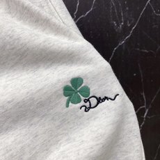 | DIOR 迪奥 2026春夏新款 三叶草刺绣休闲卫裤自带法式松弛感的春夏刚需单品,经典三叶草刺绣搭配 | DIOR 迪奥 2026春夏新款 三叶草刺绣休闲卫裤自带法式松弛感的春夏刚需单品,经典三叶草刺绣搭配