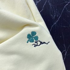 | DIOR 迪奥 2026春夏新款 三叶草刺绣休闲卫裤自带法式松弛感的春夏刚需单品,经典三叶草刺绣搭配 | DIOR 迪奥 2026春夏新款 三叶草刺绣休闲卫裤自带法式松弛感的春夏刚需单品,经典三叶草刺绣搭配