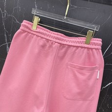 | DIOR 迪奥 2026春夏新款 三叶草刺绣休闲卫裤自带法式松弛感的春夏刚需单品,经典三叶草刺绣搭配 | DIOR 迪奥 2026春夏新款 三叶草刺绣休闲卫裤自带法式松弛感的春夏刚需单品,经典三叶草刺绣搭配