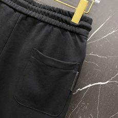 | DIOR 迪奥 2026春夏新款 三叶草刺绣休闲卫裤自带法式松弛感的春夏刚需单品,经典三叶草刺绣搭配 | DIOR 迪奥 2026春夏新款 三叶草刺绣休闲卫裤自带法式松弛感的春夏刚需单品,经典三叶草刺绣搭配