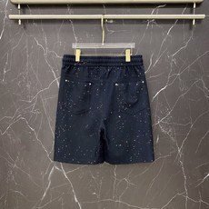 | LOEWE 罗意威 2026春夏新款 泼墨刺绣休闲短裤自带艺术感的春夏限定款,彩色泼墨印花搭配标志性 | LOEWE 罗意威 2026春夏新款 泼墨刺绣休闲短裤自带艺术感的春夏限定款,彩色泼墨印花搭配标志性