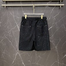 | LOEWE 罗意威 2026春夏新款 泼墨刺绣休闲短裤自带艺术感的春夏限定款,彩色泼墨印花搭配标志性 | LOEWE 罗意威 2026春夏新款 泼墨刺绣休闲短裤自带艺术感的春夏限定款,彩色泼墨印花搭配标志性