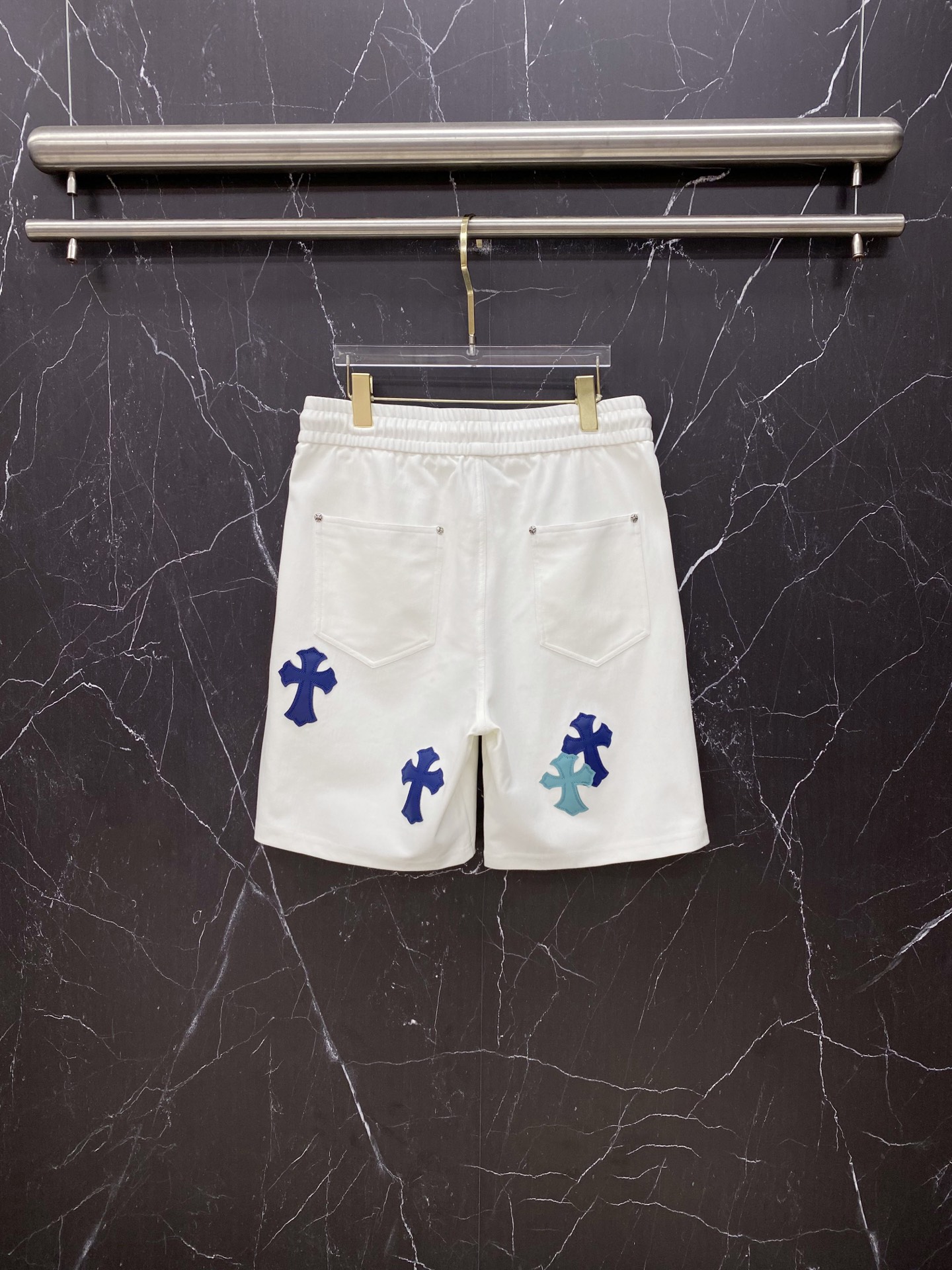 | CHROME HEARTS 克罗心 2026春夏新款 彩色十字架皮标休闲短裤美式高街玩家必入的春夏限
