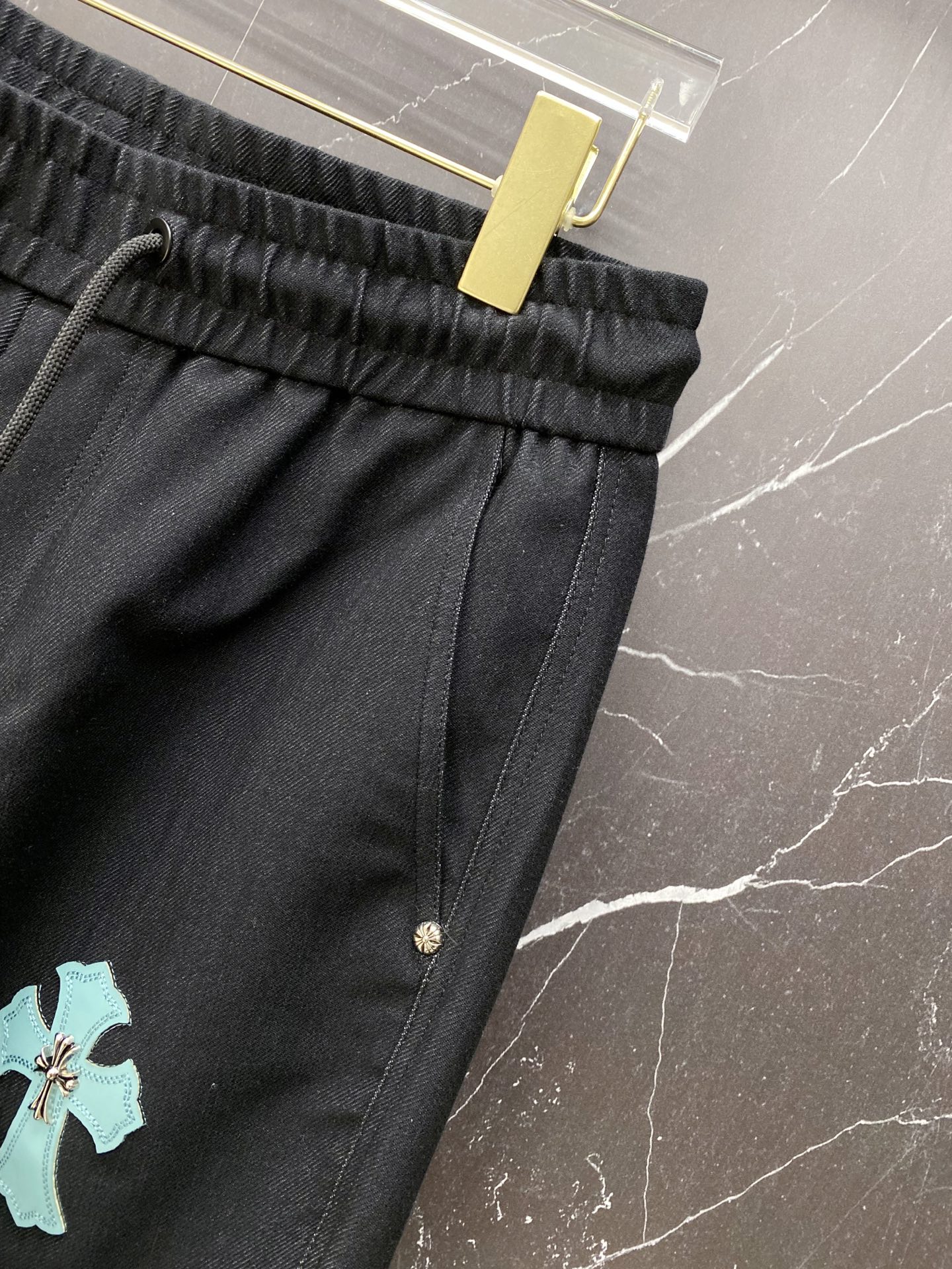 | CHROME HEARTS 克罗心 2026春夏新款 彩色十字架皮标休闲短裤美式高街玩家必入的春夏限