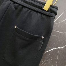 | CHROME HEARTS 克罗心 2026春夏新款 彩色十字架皮标休闲短裤卫裤美式高街玩家必入的春 | CHROME HEARTS 克罗心 2026春夏新款 彩色十字架皮标休闲短裤卫裤美式高街玩家必入的春