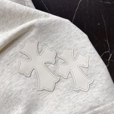 | CHROME HEARTS 克罗心 2026春夏新款 彩色十字架皮标休闲短裤卫裤美式高街玩家必入的春 | CHROME HEARTS 克罗心 2026春夏新款 彩色十字架皮标休闲短裤卫裤美式高街玩家必入的春