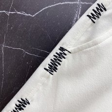 | LOEWE 罗意威 2026春夏新款 侧边刺绣休闲卫裤自带慵懒老钱风的春夏刚需单品,标志性Anagr | LOEWE 罗意威 2026春夏新款 侧边刺绣休闲卫裤自带慵懒老钱风的春夏刚需单品,标志性Anagr