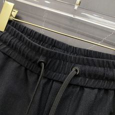 | LOEWE 罗意威 2026春夏新款 侧边刺绣休闲卫裤自带慵懒老钱风的春夏刚需单品,标志性Anagr | LOEWE 罗意威 2026春夏新款 侧边刺绣休闲卫裤自带慵懒老钱风的春夏刚需单品,标志性Anagr