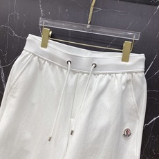 | MONCLER 蒙口 盟可睐 2026春夏新款 冰感透气休闲短裤自带夏日凉感buff的高奢刚需单品, | MONCLER 蒙口 盟可睐 2026春夏新款 冰感透气休闲短裤自带夏日凉感buff的高奢刚需单品,