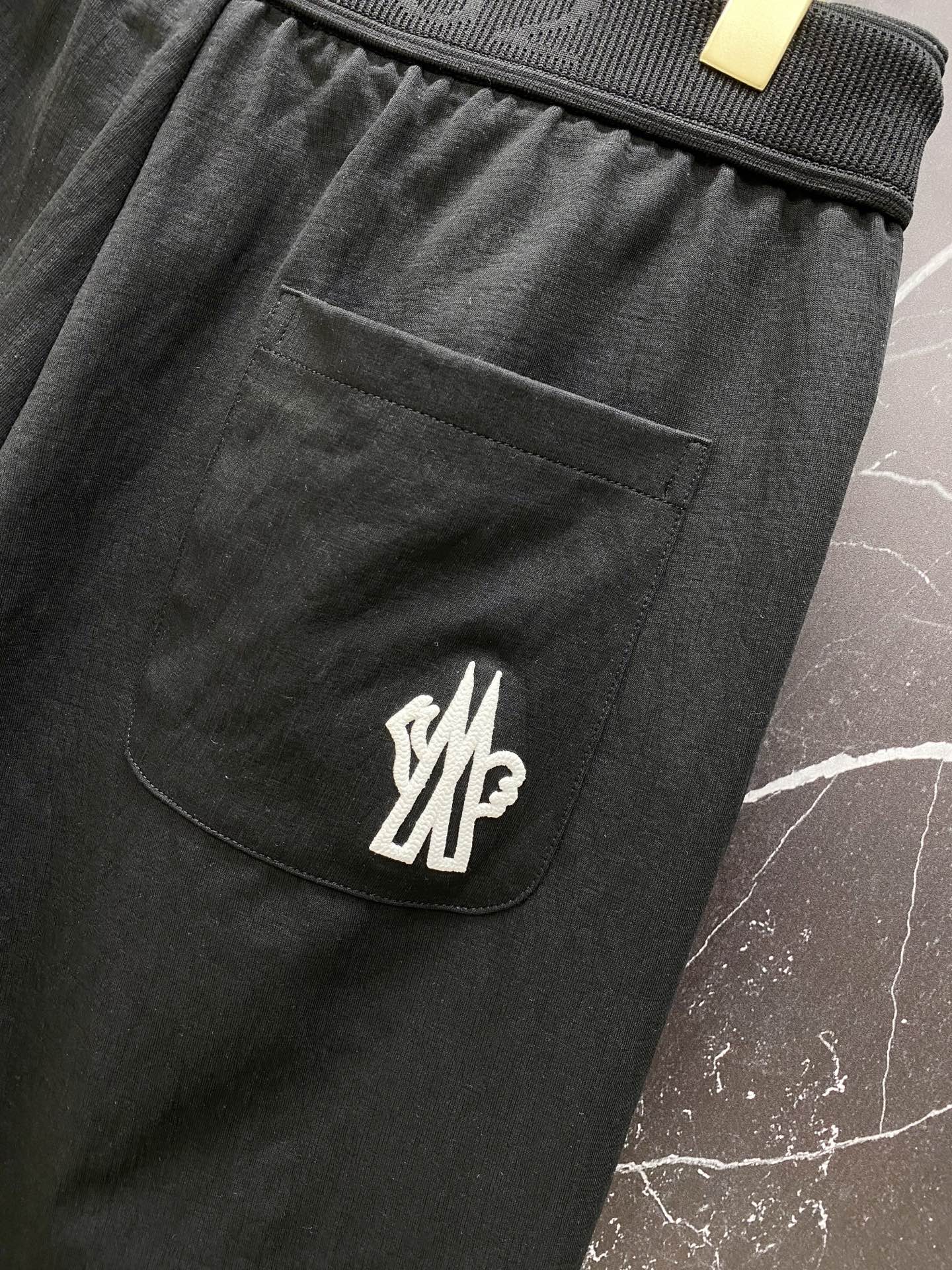 | MONCLER 蒙口 盟可睐 2026春夏新款 冰感透气休闲短裤自带夏日凉感buff的高奢刚需单品，