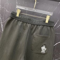 | MONCLER 蒙口 盟可睐 2026春夏新款 冰感透气休闲短裤自带夏日凉感buff的高奢刚需单品, | MONCLER 蒙口 盟可睐 2026春夏新款 冰感透气休闲短裤自带夏日凉感buff的高奢刚需单品,