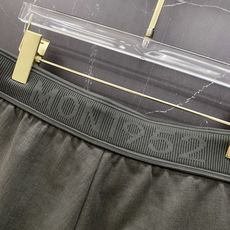 | MONCLER 蒙口 盟可睐 2026春夏新款 冰感透气休闲短裤自带夏日凉感buff的高奢刚需单品, | MONCLER 蒙口 盟可睐 2026春夏新款 冰感透气休闲短裤自带夏日凉感buff的高奢刚需单品,