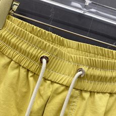 | LOEWE 罗意威 2026春夏新款 明线刺绣休闲短裤自带清爽松弛感的春夏刚需单品,撞色明线勾勒轮廓 | LOEWE 罗意威 2026春夏新款 明线刺绣休闲短裤自带清爽松弛感的春夏刚需单品,撞色明线勾勒轮廓