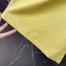 | LOEWE 罗意威 2026春夏新款 明线刺绣休闲短裤自带清爽松弛感的春夏刚需单品,撞色明线勾勒轮廓 | LOEWE 罗意威 2026春夏新款 明线刺绣休闲短裤自带清爽松弛感的春夏刚需单品,撞色明线勾勒轮廓