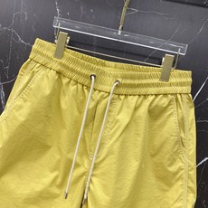 | LOEWE 罗意威 2026春夏新款 明线刺绣休闲短裤自带清爽松弛感的春夏刚需单品,撞色明线勾勒轮廓 | LOEWE 罗意威 2026春夏新款 明线刺绣休闲短裤自带清爽松弛感的春夏刚需单品,撞色明线勾勒轮廓