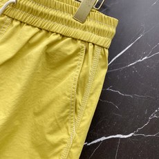 | LOEWE 罗意威 2026春夏新款 明线刺绣休闲短裤自带清爽松弛感的春夏刚需单品,撞色明线勾勒轮廓 | LOEWE 罗意威 2026春夏新款 明线刺绣休闲短裤自带清爽松弛感的春夏刚需单品,撞色明线勾勒轮廓