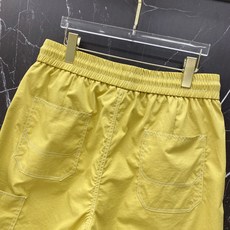 | LOEWE 罗意威 2026春夏新款 明线刺绣休闲短裤自带清爽松弛感的春夏刚需单品,撞色明线勾勒轮廓 | LOEWE 罗意威 2026春夏新款 明线刺绣休闲短裤自带清爽松弛感的春夏刚需单品,撞色明线勾勒轮廓
