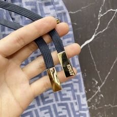 | FENDI 芬迪 2026春夏新款 FF老花牛仔休闲短裤自带复古奢潮氛围的春夏限定款,经典FF老花满 | FENDI 芬迪 2026春夏新款 FF老花牛仔休闲短裤自带复古奢潮氛围的春夏限定款,经典FF老花满