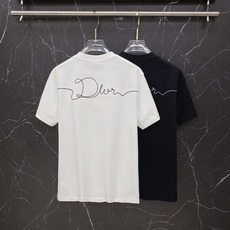 Dior 迪奥🔥春夏爆款|迪奥前后签名刺绣T恤谁懂啊!这件真的是春夏极简风天花板!✅ 正面+背面双签名刺 Dior 迪奥🔥春夏爆款|迪奥前后签名刺绣T恤谁懂啊!这件真的是春夏极简风天花板!✅ 正面+背面双签名刺