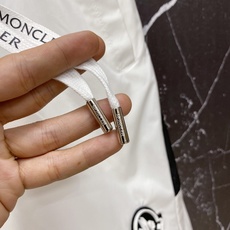 蒙口🔥春夏爆款|Moncler撞色速干运动短裤谁懂啊!这条真的是春夏懒人穿搭神器!✅ 轻薄速干面料,自带 蒙口🔥春夏爆款|Moncler撞色速干运动短裤谁懂啊!这条真的是春夏懒人穿搭神器!✅ 轻薄速干面料,自带