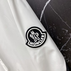 蒙口🔥春夏爆款|Moncler撞色网眼防晒服外套谁懂啊!这件真的是春夏刚需神器!✅ 轻薄透气面料,自带防 蒙口🔥春夏爆款|Moncler撞色网眼防晒服外套谁懂啊!这件真的是春夏刚需神器!✅ 轻薄透气面料,自带防