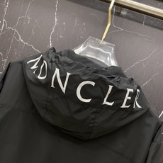 蒙口🔥春夏爆款|Moncler撞色网眼防晒服外套谁懂啊!这件真的是春夏刚需神器!✅ 轻薄透气面料,自带防 蒙口🔥春夏爆款|Moncler撞色网眼防晒服外套谁懂啊!这件真的是春夏刚需神器!✅ 轻薄透气面料,自带防