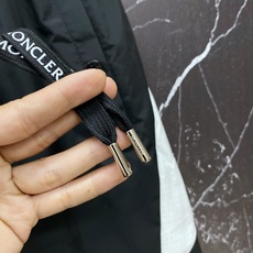 蒙口🔥春夏爆款|Moncler撞色速干运动短裤谁懂啊!这条真的是春夏懒人穿搭神器!✅ 轻薄速干面料,自带 蒙口🔥春夏爆款|Moncler撞色速干运动短裤谁懂啊!这条真的是春夏懒人穿搭神器!✅ 轻薄速干面料,自带