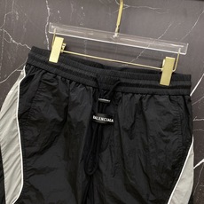 balenciaga 巴黎世家 2026春夏机能风拼接速干短裤上新⚡撞色线条拼接设计,运动潮流双在线微皱 balenciaga 巴黎世家 2026春夏机能风拼接速干短裤上新⚡撞色线条拼接设计,运动潮流双在线微皱
