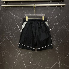 balenciaga 巴黎世家 2026春夏机能风拼接速干短裤上新⚡撞色线条拼接设计,运动潮流双在线微皱 balenciaga 巴黎世家 2026春夏机能风拼接速干短裤上新⚡撞色线条拼接设计,运动潮流双在线微皱
