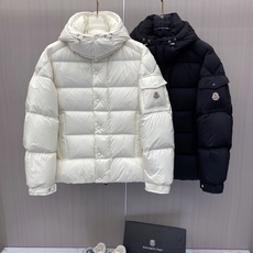 Moncler 蒙口 2026冬季御寒王牌|蒙口经典方格短款连帽羽绒 黑白双色齐发,百搭不出错,覆盖所有客户穿搭需求。 Moncler 蒙口 2026冬季御寒王牌|蒙口经典方格短款连帽羽绒 黑白双色齐发,百搭不出错,覆盖所有客户穿搭需求。