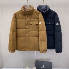 Moncler 蒙口 2026秋冬新款灯芯绒立领羽绒服,90新国标白鸭绒 全套原版定制五金,纽扣、袖标细节高度还原 复古 Moncler 蒙口 2026秋冬新款灯芯绒立领羽绒服,90新国标白鸭绒 全套原版定制五金,纽扣、袖标细节高度还原 复古