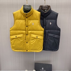 Moncler|盟可睐 2026秋冬新款蒙口 90新国标白鸭绒填充 原版五金配件,纽扣刺绣细节高度还原 立领羽绒马甲,双 Moncler|盟可睐 2026秋冬新款蒙口 90新国标白鸭绒填充 原版五金配件,纽扣刺绣细节高度还原 立领羽绒马甲,双