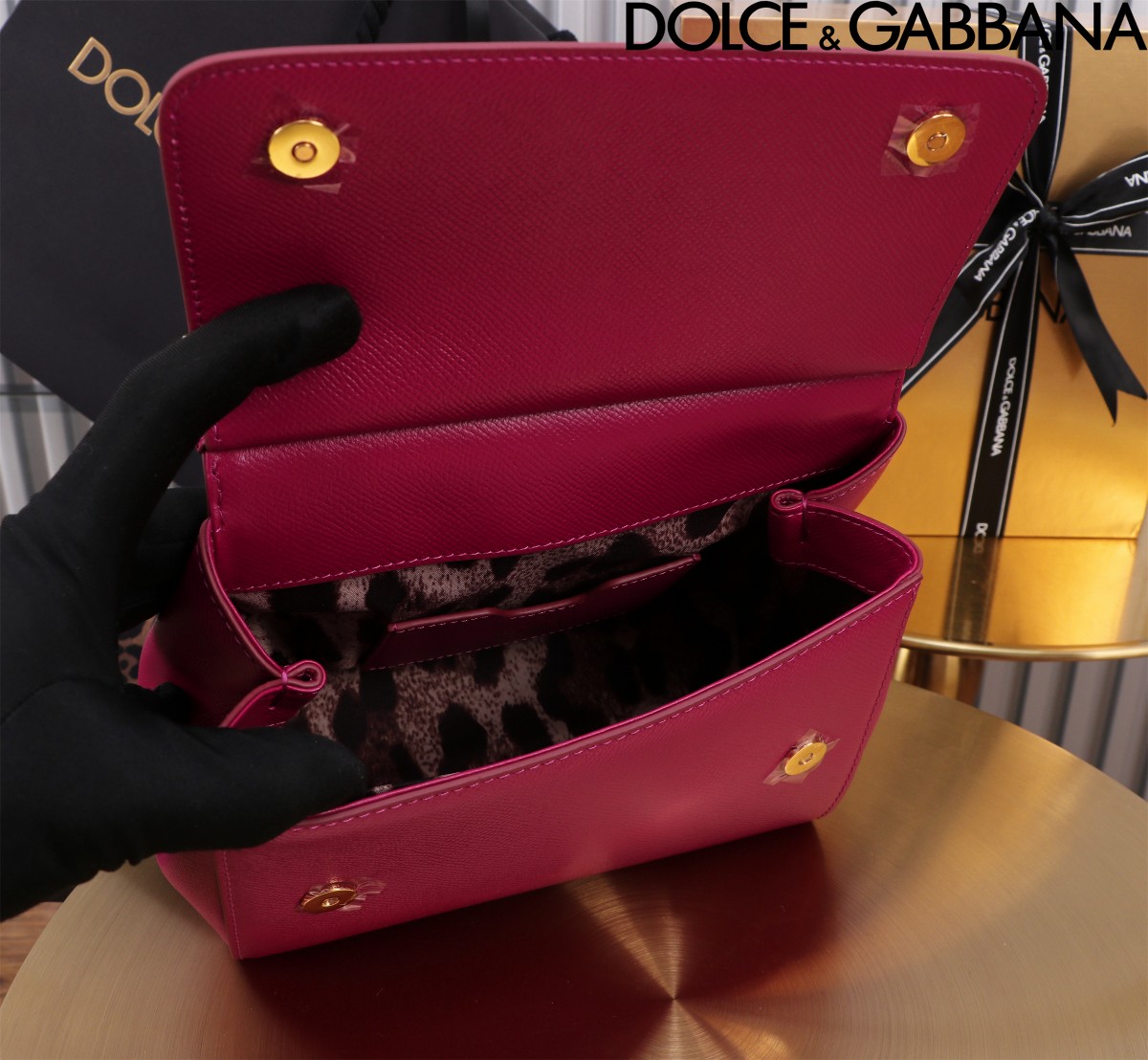 Dolce & Gabbana Sicily Small Leather Handbag, Elegant & Compact - 20*16*8cm 6 a1704357404682 4048