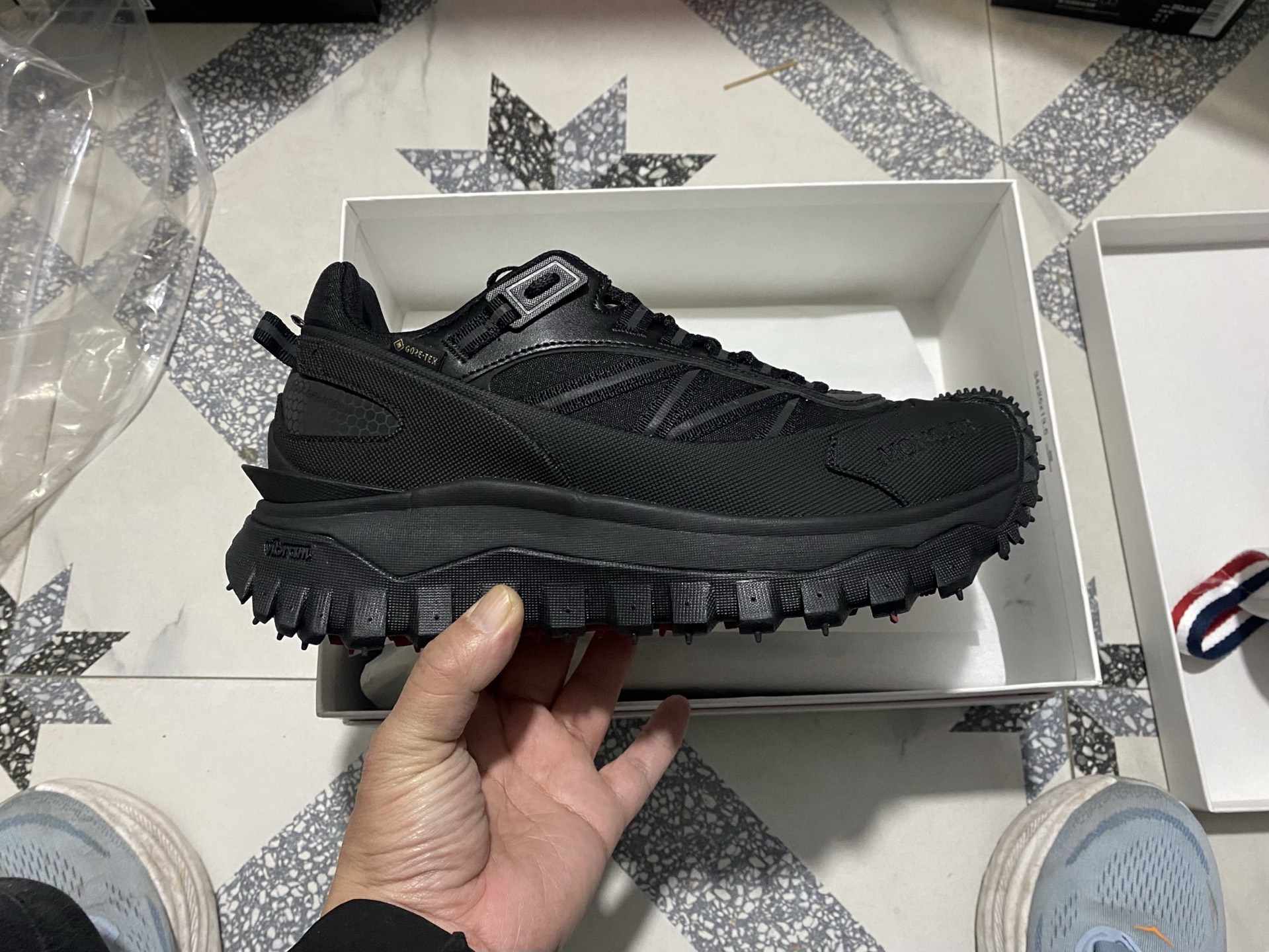 _dAl9sm_oaLADom-M_SBkv_ArVQDi0OTkGtOn5bQ