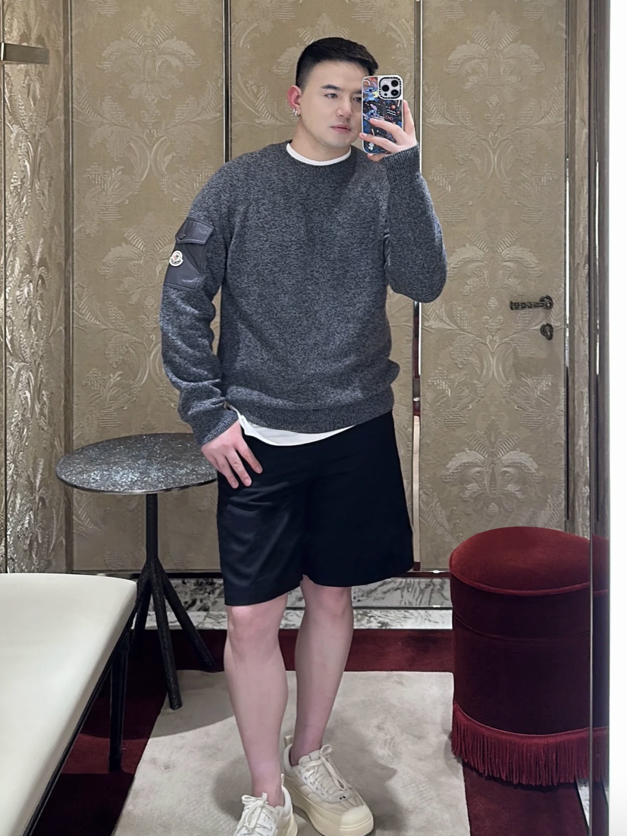 【上身图】Moncler 蒙口袖口袋圆领毛衣