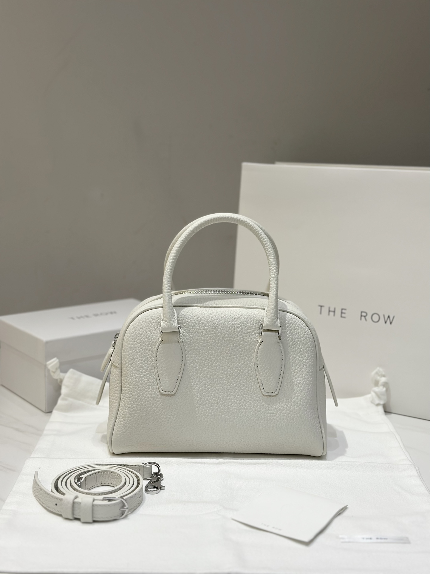THE ROW India mini 手提包 粒面鹿皮 保龄球包