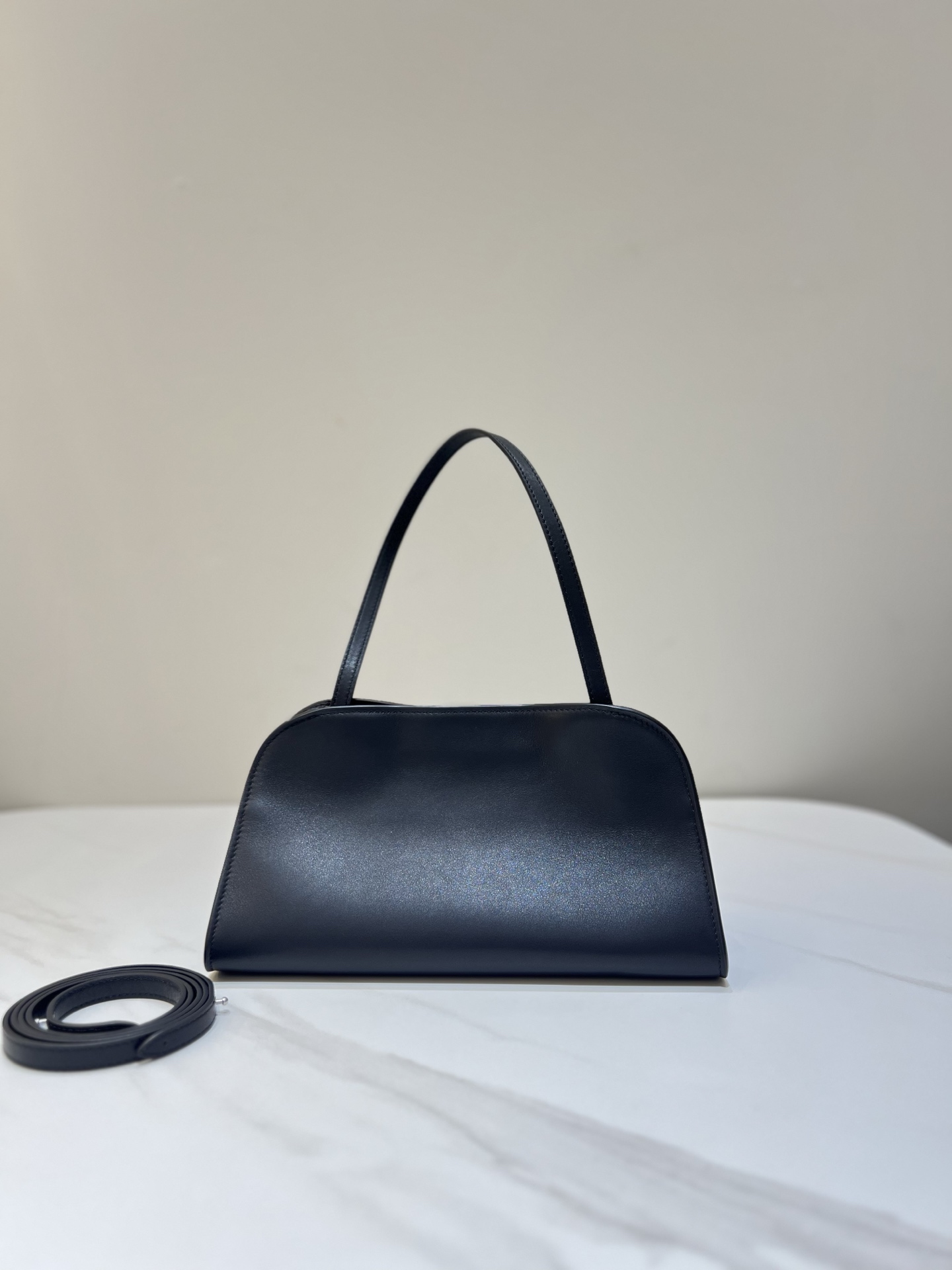 Peggy Handbag Black Structured Clutch Detachable Shoulder Strap Magnetic Closure