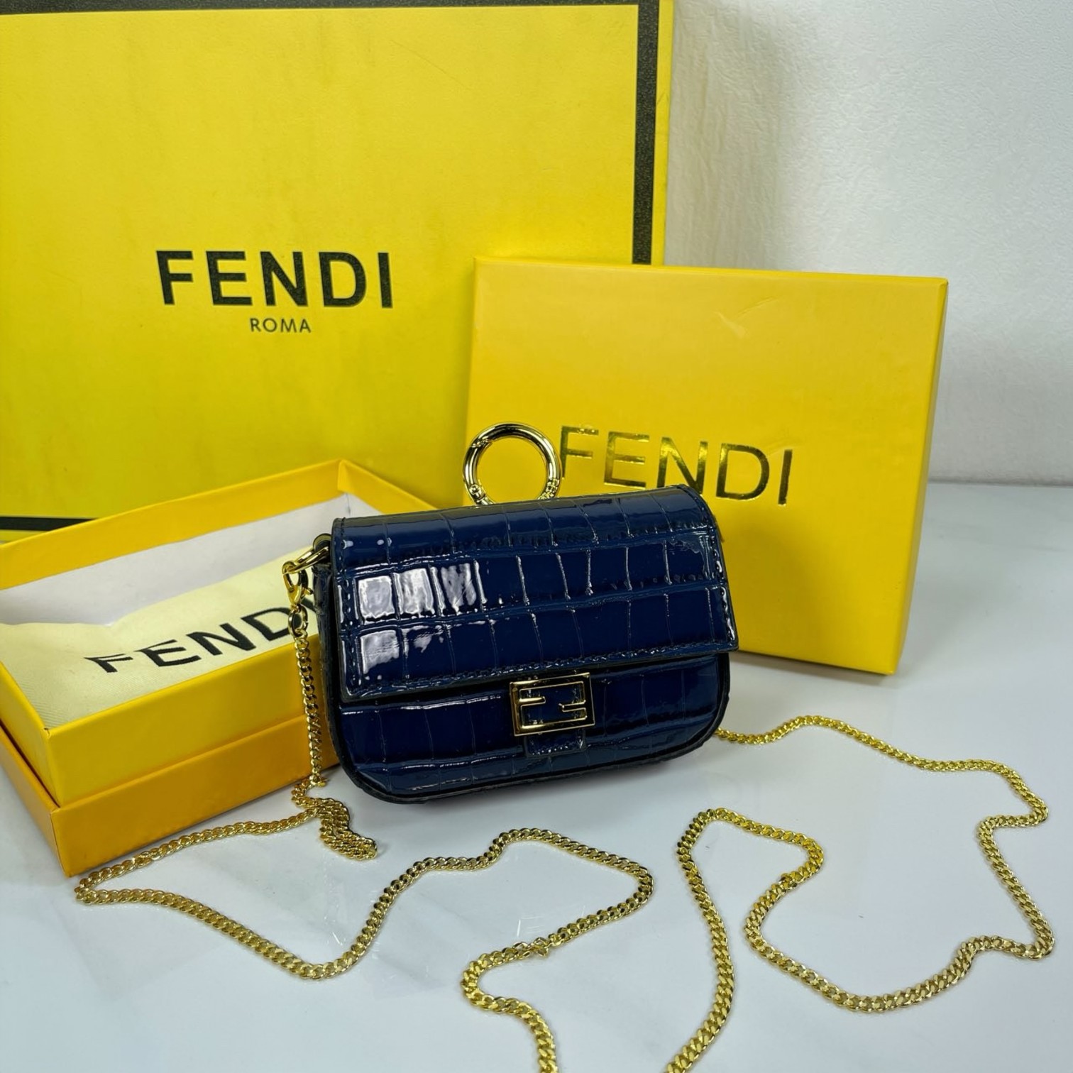 Fendi Crossbody & Shoulder Bags Baguette