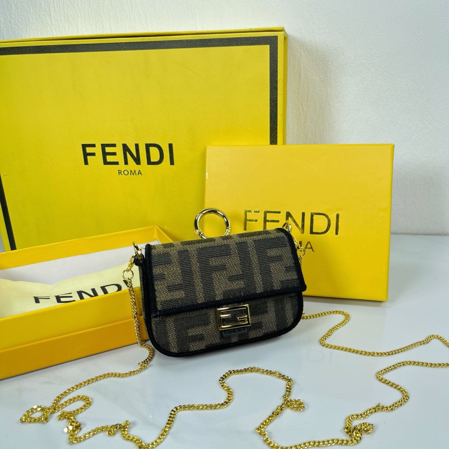 Fendi Crossbody & Shoulder Bags Baguette