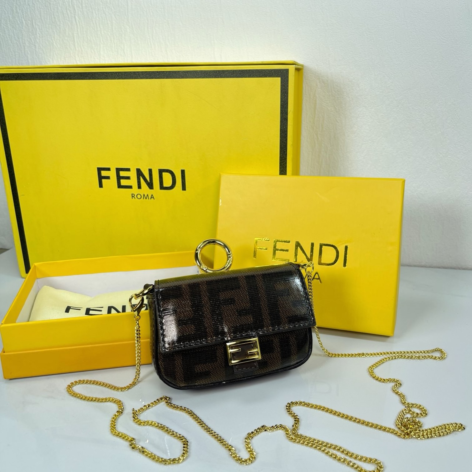 Fendi Crossbody & Shoulder Bags Baguette