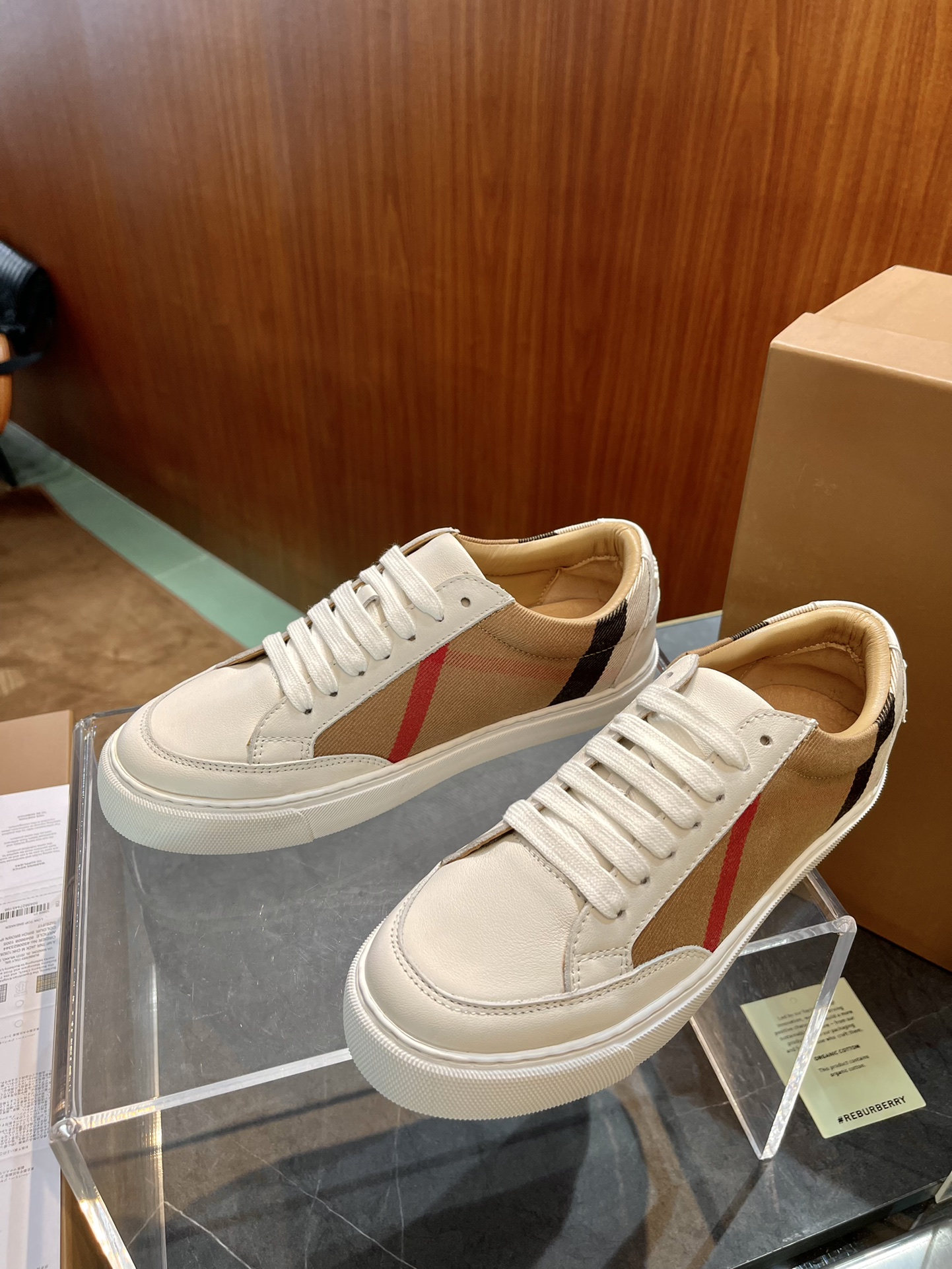 Zapatillas Burberry sólidas para hombre y mujer, ♞talla: 35~40 para mujer, 39~45 para hombre, piel de becerro…
