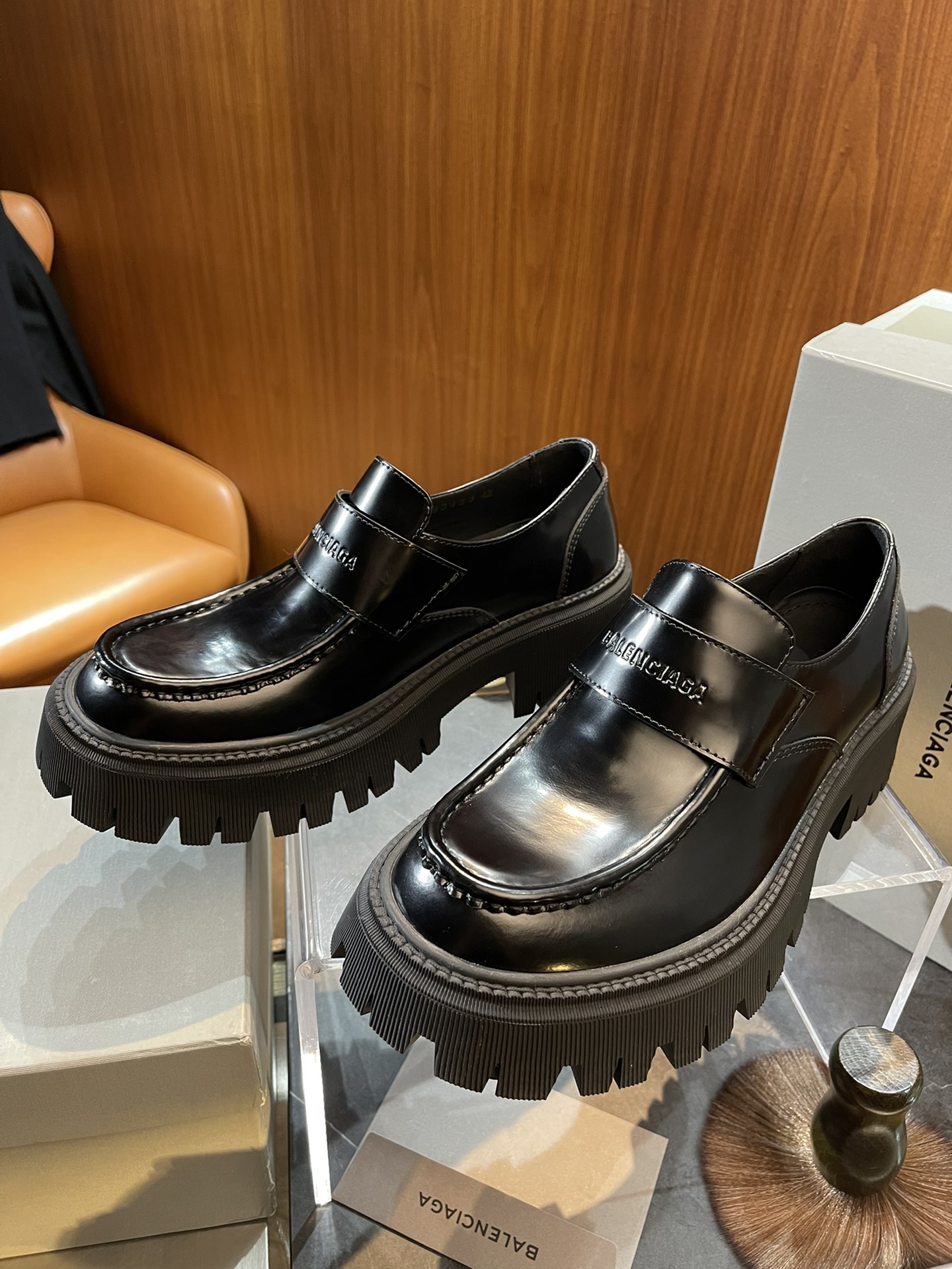 BALENCIAGA liso [Nuevo producto] Mocasines TRACTOR para hombre ♞talla: 39～46 Mocasines de piel de vacuno lisa negra Tra…