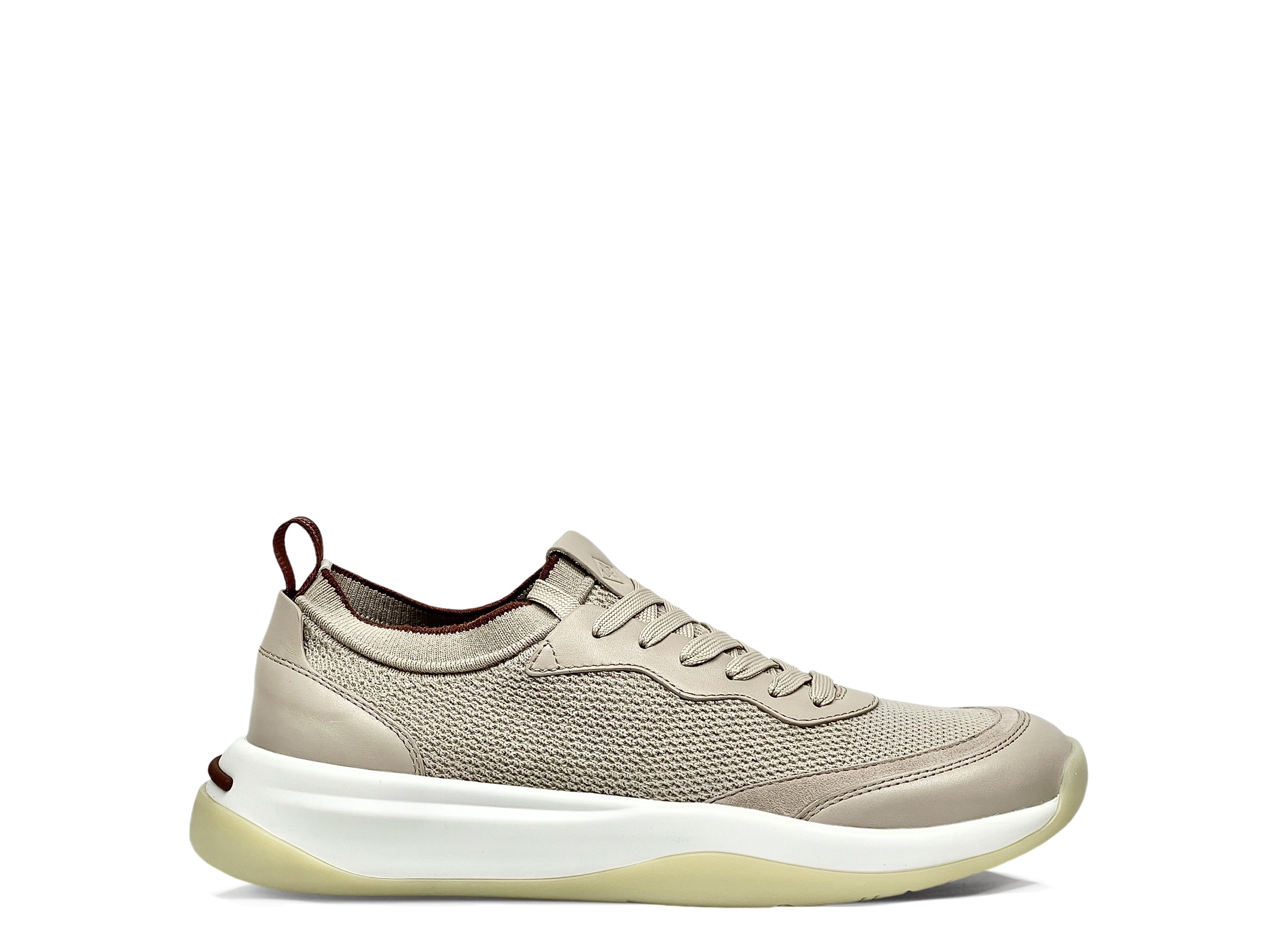 NO:272689,LP Walk Wish men's sneakers size; 39~44 (customized by 38.45.46) This sneaker redefines the iconic LP from a modern perspective, adopts a new shape and a wider silhouette design to create an extraordinary and comfortable wearing experience. The ultra-light sole creates a charming and modern beauty. The Wish wool beaded knitted upper is matched with exquisite villages. The toe is equipped with soft suede and the heel is embellished with soft leather (top layer of cowhide). Treated by Storm Sxstem, it is adapted to various weather conditions.,,loro piano,sneakers,cowhide19860909LP Walk Wish 男士运动鞋 size；39~44（38.45.46定制） 这款运动鞋以现代视角重新定义标志性LP,采 用全新外形和更宽大的廓形设计,营造超凡舒适 的穿着体验.超轻鞋底营造迷人的现代美感. Wish羊毛珠地针织鞋面,搭配考究村里,鞋头设 有柔软绒面革,鞋跟点缀柔软皮（头层牛皮）.经Storm Sxstem处理,适应各种天气情况.,,loro piana,sneakers,cowhide,Men's shoes