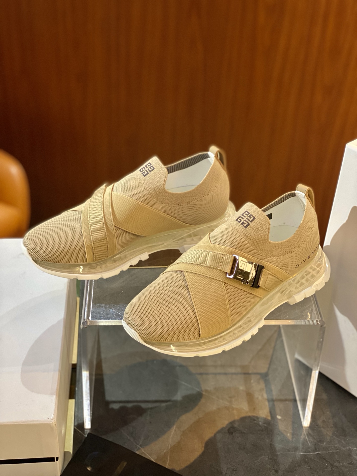 NO:272801,Givenchy* Givenchy new air cushion socks shoes. size; 39~44 (38.45 customized) The fabric is made of imported original hard knitted elastic fabric, which is difficult to deform after wearing for a long time. The sole is comfortable and versatile. The original combination air cushion sole is comfortable to absorb shock, given, given, given, given, socks19860909Givenchy*纪梵希新款气垫袜子鞋. size；39~44(38.45定制) 面料选用进口原版硬挺的针织弹力布料,久穿不易变形,鞋底增高舒适又百搭,原版组合气垫大底减震舒适,,givenchy,givenchy,socks,Men's shoes