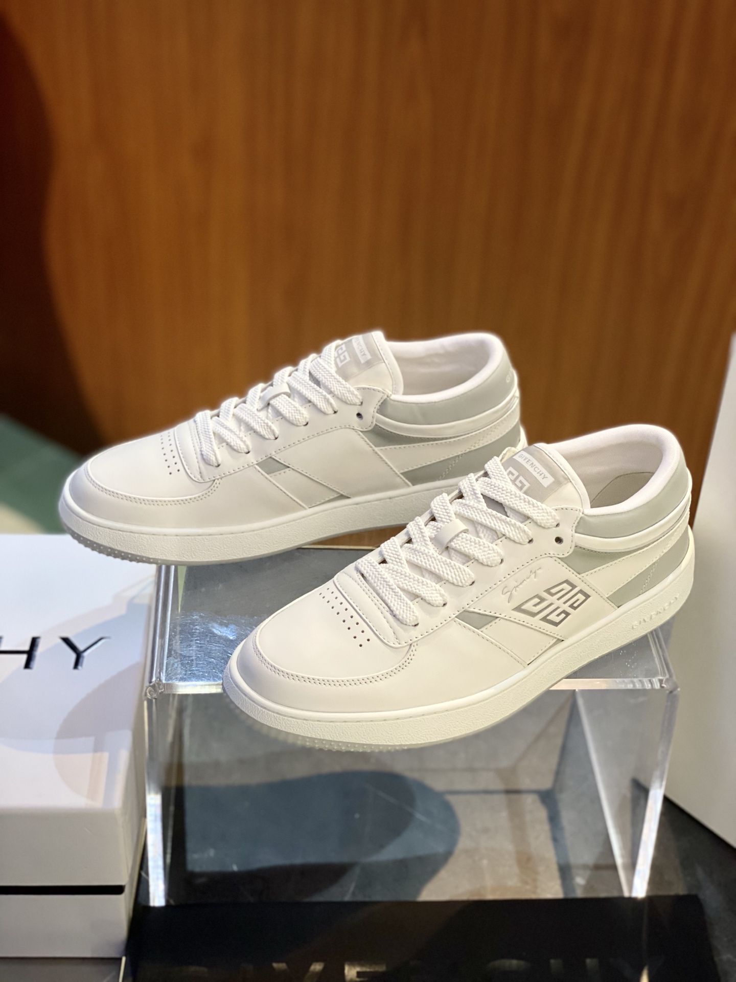 Givenchy G-Move Men's Sneakers: Stylish, Comfortable, and Classic Design 5 i1742622697275 8793 0 4