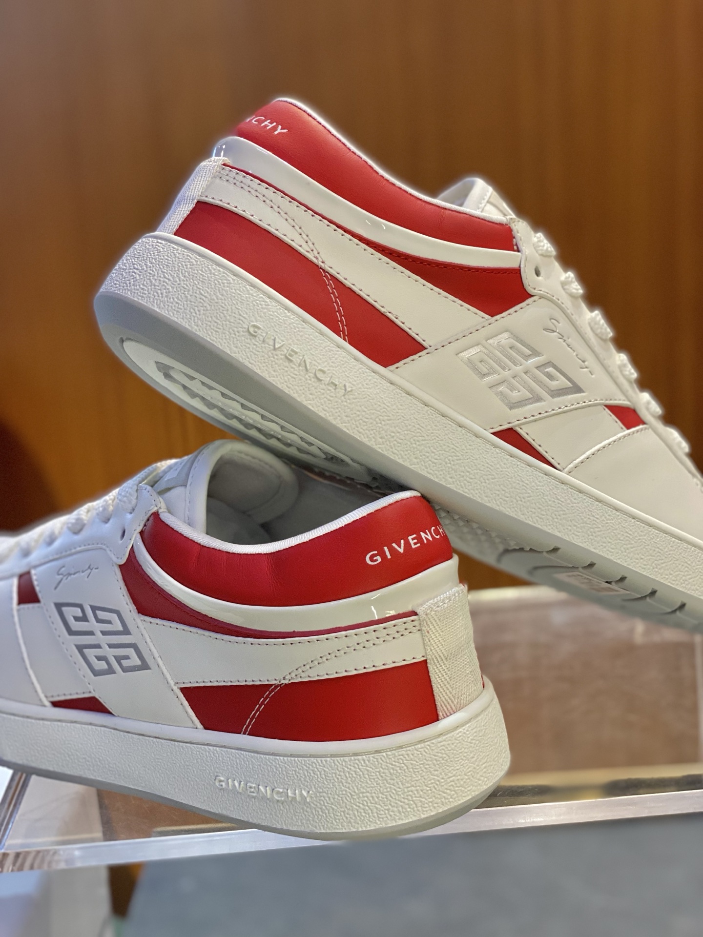 Givenchy G-Move Men's Sneakers: Stylish, Comfortable, and Classic Design 4 i1742622697337 2435 0 2